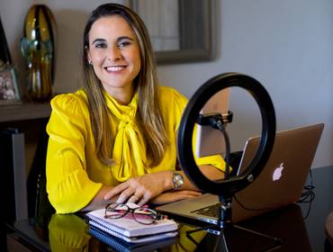 Corporativo de Renata Finotti - Psicologa Clinica Ampare e Financeiramente pleno