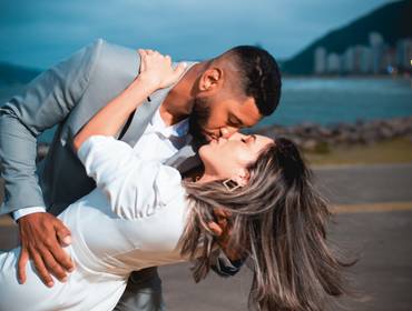 Casamento de Ensaio Fotográfico de Casamento em Santos: Capturando a Essência e o Amor do Casal