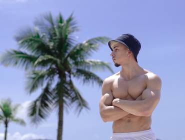Ensaio de Ensaio Masculino na Praia de Praia Grande: Fechando 2024 com Estilo e Convidando para 2025!