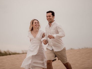 ONE DAY of your life together de Engagement session na praia
