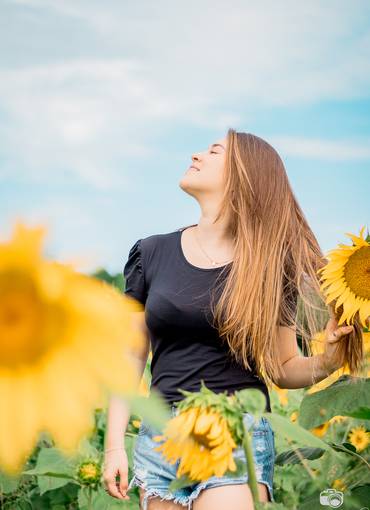 Feminino de Ensaio nos Girassóis - Bianca Scarambone