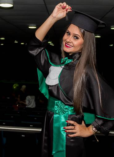 Formatura de Colação de grau em Biologia - Jéssica Josiane