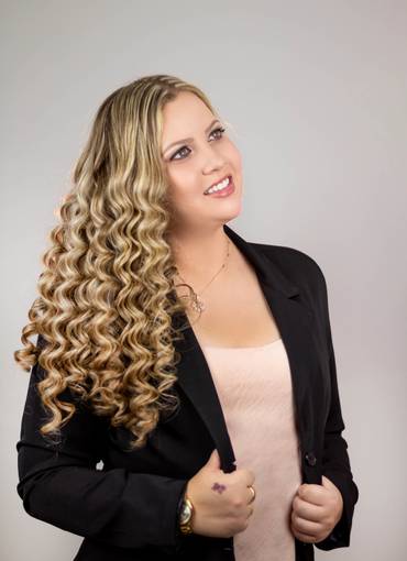 Business de Ensaio Business - Ana Olympia