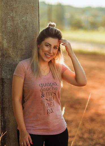 Editoriais de Coleção T-shirts Marianita Ortaça