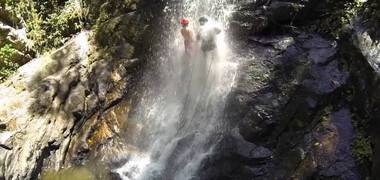 Turismo Esportivo de Rapel na Cachoeira do Mendanha