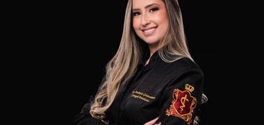 Formaturas de Dra. Aɴᴅʀᴇssᴀ Gᴜɪᴇssᴍᴀɴ - Cirurgiã Dentista - Universidade Tuiuti do Parana