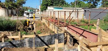 Obras Públicas de Passarela na Carobinha