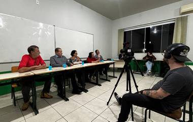 Arthur Manson registra Roda de Conversa sobre a história do bairro Machados para o Museu de Navegantes