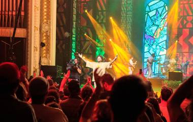 Fotografia de Show Publicada: Minha foto do Emicida na Editora do Brasil