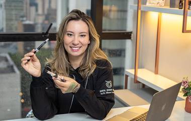 Resinas para Facetas: A Importância da Qualidade e da Cor Personalizada