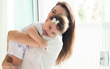 Mito ou verdade. Ficar demais com o bebê no colo é ruim? Veja aqui!