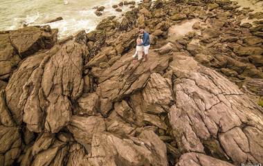 Direção fotográfica de um Pré Wedding na praia.