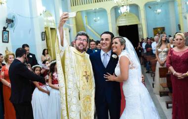 Selfie com os noivos