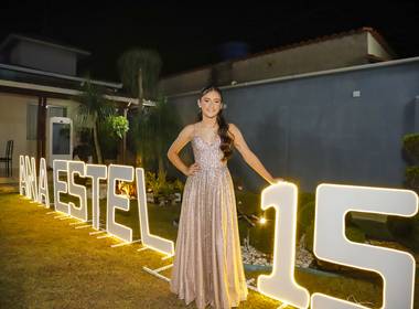 DEBUTANTE de XV ANA ESTELA
