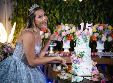 DEBUTANTE de ISABELLA XV 
