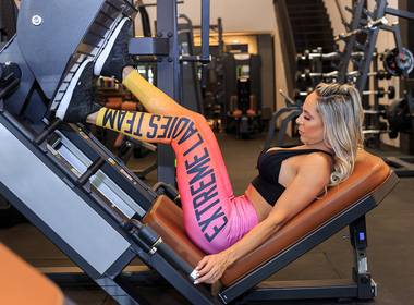 Moda/Produtos de Ensaio para a Nova Coleção de Roupas da EXTREME LADIES