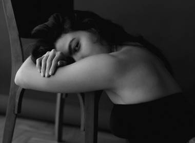 Retrato feminino de Rafaela