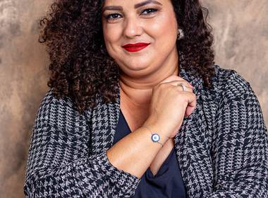 RETRATO CORPORATIVO de ENSAIO CORPORATIVO ROSANGELA | Especialista em Cachos e Cabelos Naturais |