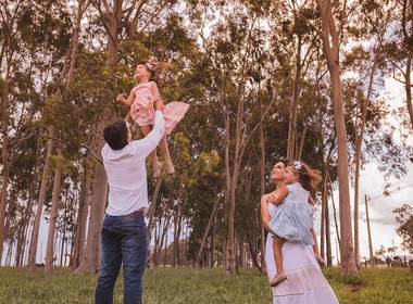 Bebês e família de Ísis e Laura