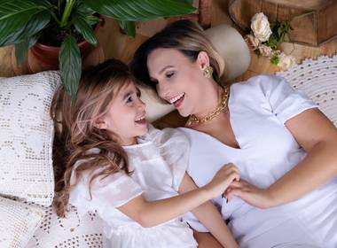 Datas Especiais  de Especial dia das Mães- Priscila e Betina 