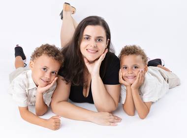 Família de Bernardo e Caio  @osgeminhos.oficial