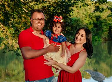 Família de Fotografia de Ensaio de Família em Pousada em Minas Gerais, Mileni, Rodrigo e Valentina