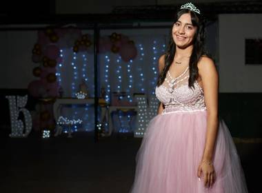 Quince Años de XV - Milagros