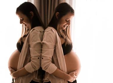 fotografia de gestante de Ensaio Fotográfico Gestante > Na barriga