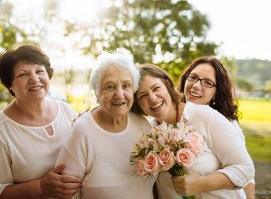 ensaios fotográficos de FOTOGRAFIA > UMA VÓ, DUAS MÃES, TRÊS FILHAS, QUATRO PESSOAS > ensaio gerações