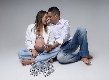 Ensaio Gestante de Ensaio Gestante em Estúdio em Ipatinga | Karla e Pedro à espera de Henrique