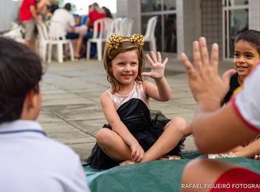 KIDS de Helena Lócio 5 aninhos - LOL