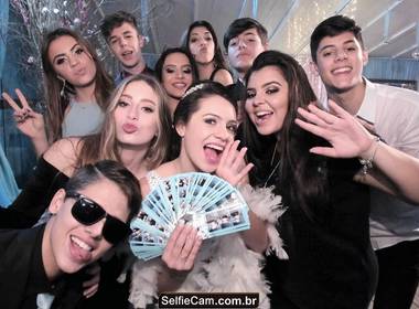 15 Anos de Júlia Passos