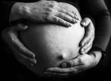 gestante de Sessão gestante intimista em casa