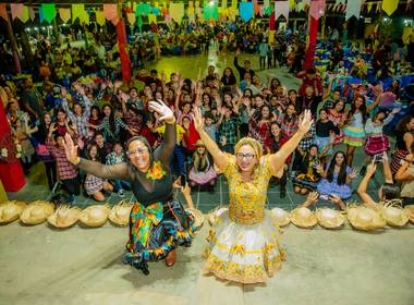DIVERSOS de 15° arraiá do colegio prof. Pica Pau