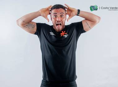 ENSAIO CORPORATIVO de Adson