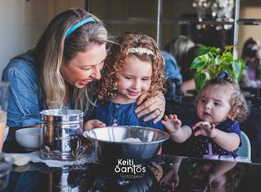 FOTOGRAFIA DE FAMÍLIA de DARLIZA, ISABELLA E LARISSA - PROJETO DIA DAS MÃES - DELÍCIAS DE MÃE