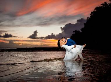 Ensaio Pré-Casamento de Ensaio Pré Casamento na Praia de Inema - Salvador / Laira e Tiago