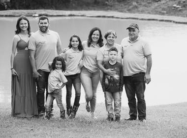 Ensaios de Laura e Helena em Família