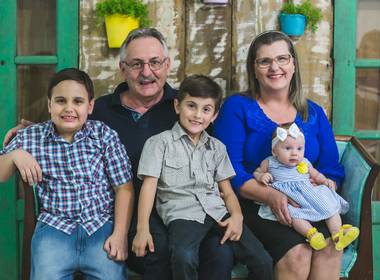 Ensaio Família de Alma, Milton e os netos