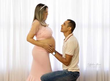 Gestante em Estúdio de Ensaio Gestante Aline