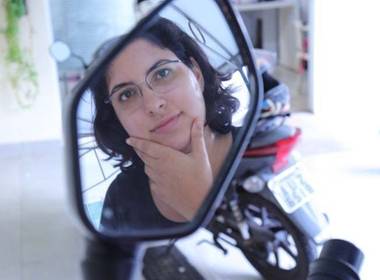 Pessoas de Reflexo no Espelho