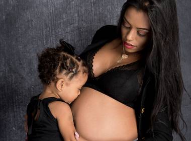 Gestante de Ensaio de Dia das Mães - Thais e Agatha