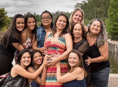 Revelação de Ensaio Revelação de Gravidez da Erika para Amigos e Familiares