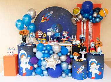 Festas de No espaço com Miguel e Dom