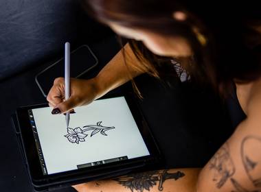 Ensaios de Emily Tattoo