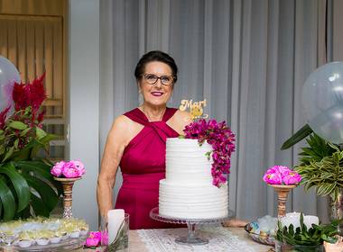 Aniversários de Mari 80 anos