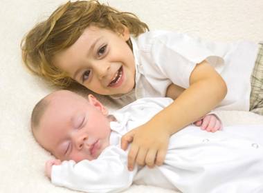 NEWBORN de El cuidado del Hno menor