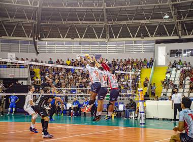 FOTOGRAFIA DE VOLEI  de APAN BLUMENAU X TAUBATÉ