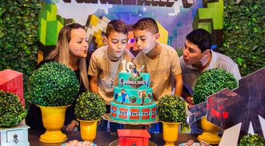 Infantil de 10 anos dos Gêmeos Yuri e Hiago