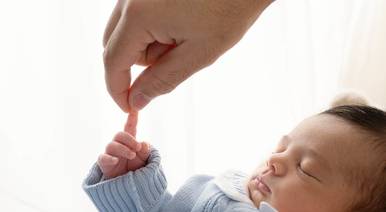 Newborn de Conheça o Bernardo em seu ensaio newborn aqui no estúdio